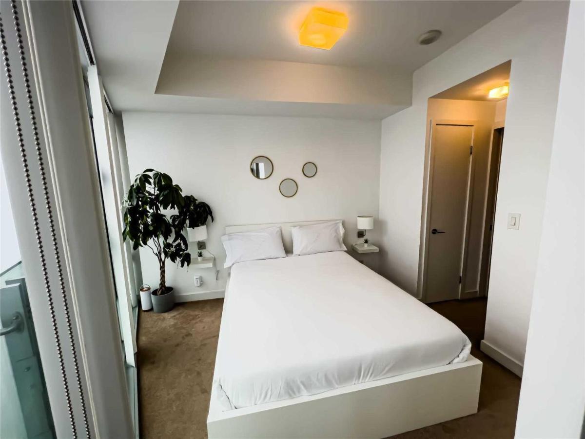Luxury Condo In The Heart Of Toronto - Next To Scotiabank Arena ภายนอก รูปภาพ
