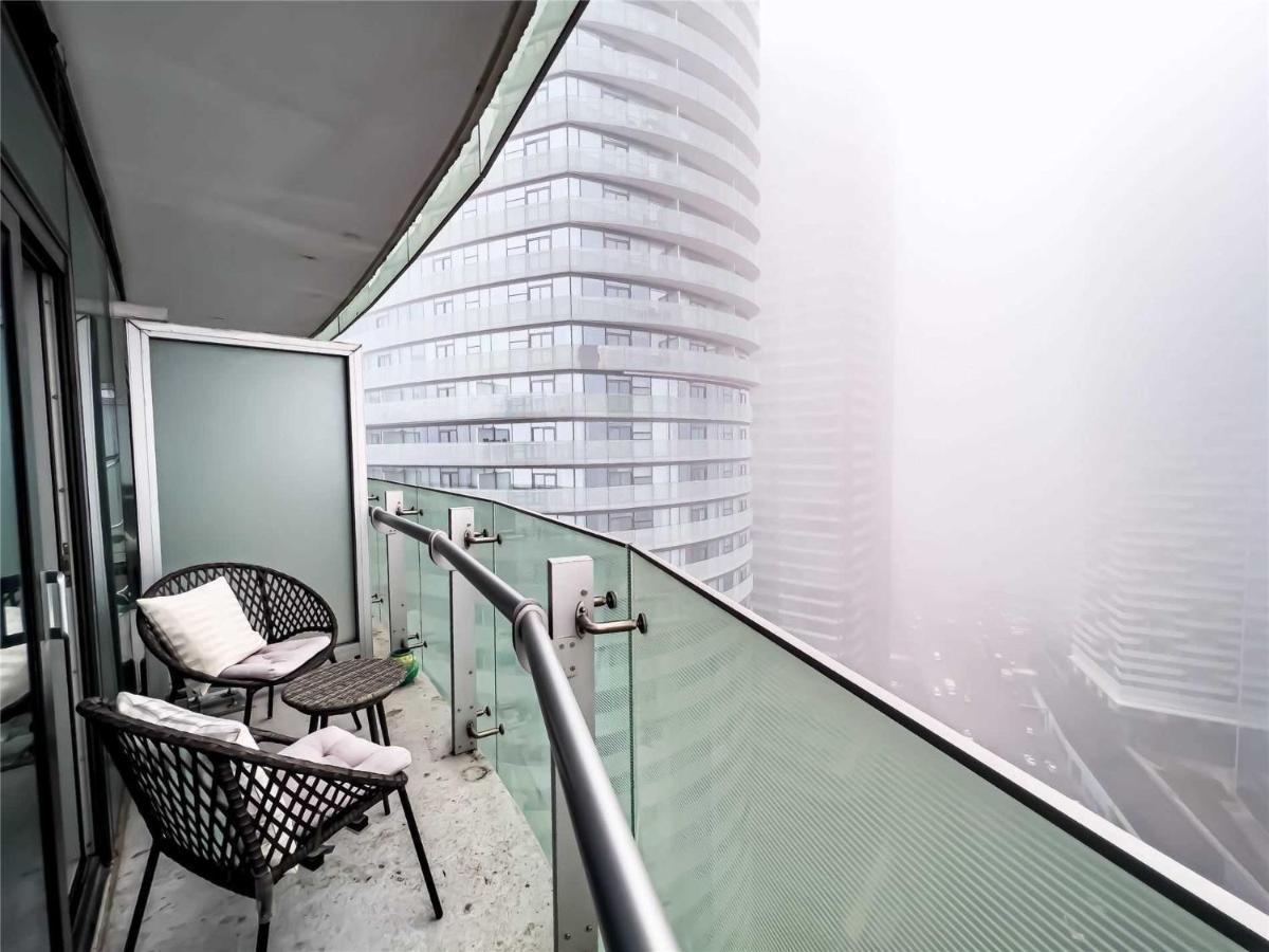 Luxury Condo In The Heart Of Toronto - Next To Scotiabank Arena ภายนอก รูปภาพ