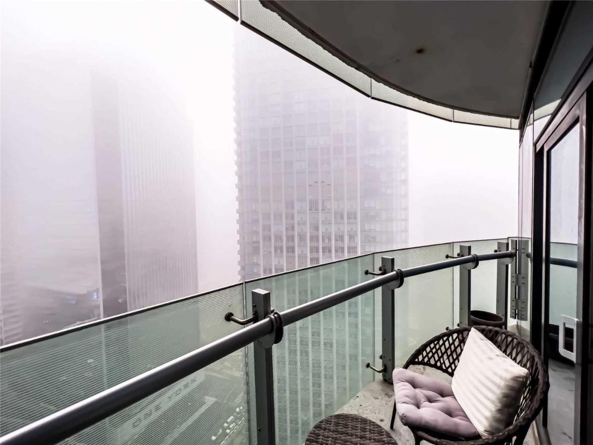 Luxury Condo In The Heart Of Toronto - Next To Scotiabank Arena ภายนอก รูปภาพ