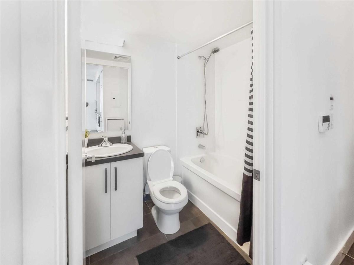 Luxury Condo In The Heart Of Toronto - Next To Scotiabank Arena ภายนอก รูปภาพ