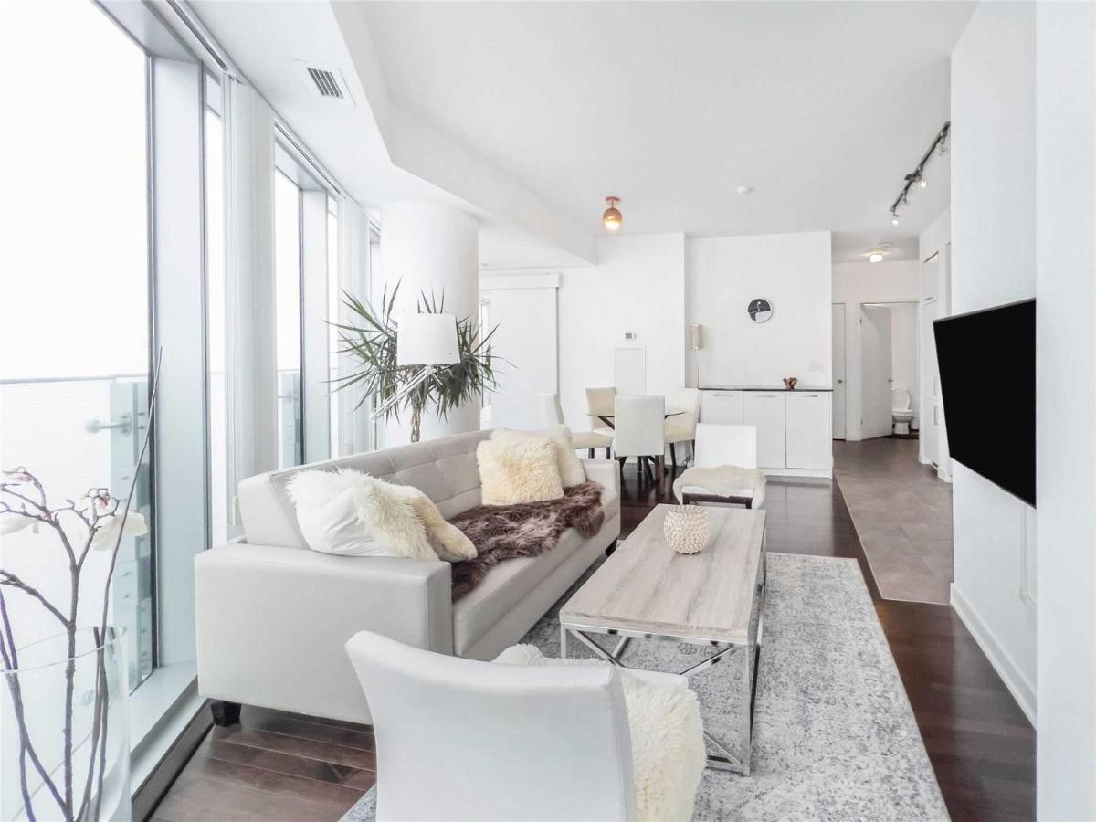 Luxury Condo In The Heart Of Toronto - Next To Scotiabank Arena ภายนอก รูปภาพ